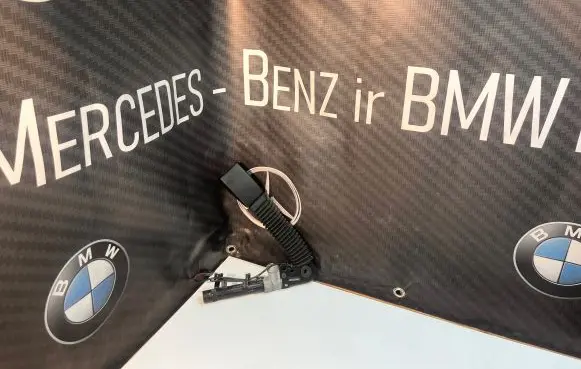 BMW 5 F10 F11 Front seatbelt buckle 9115306 609441000E