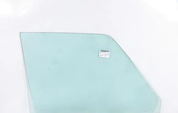 Nissan Patrol 160 Front door window/glass (coupe) 