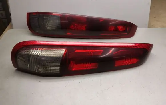 Nissan X-Trail T30 Rear/tail lights set 