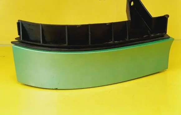 Rear/tail light trim molding