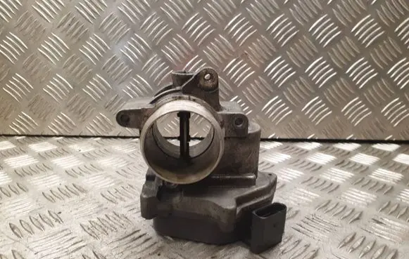 Volkswagen Golf VI Throttle valve 03L128063J