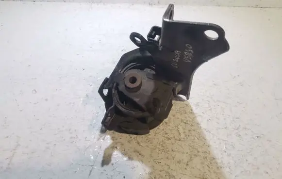 Toyota Corolla Verso AR10 Engine mount bracket