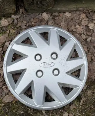 Ford Sierra R14 wheel hub/cap/trim 90BB1130EA M738A