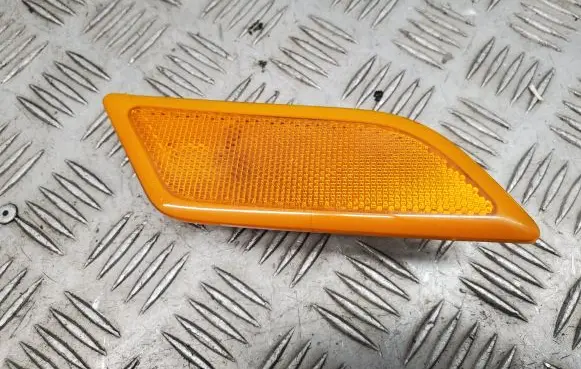 Mercedes-Benz C W204 Front indicator light A2049067401