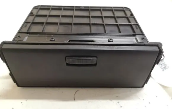 Chevrolet Captiva Dashboard storage box/compartment 