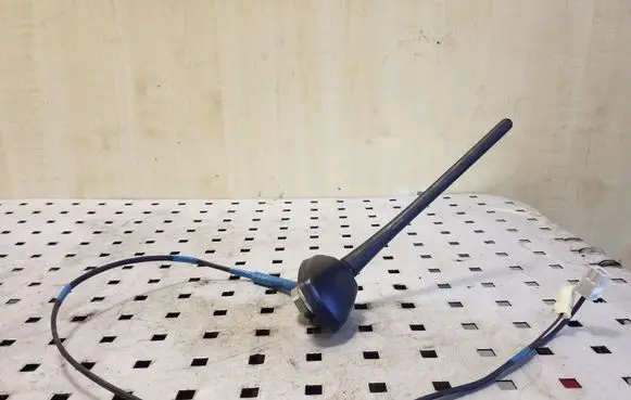 Toyota Avensis T270 Radio antenna V308998C
