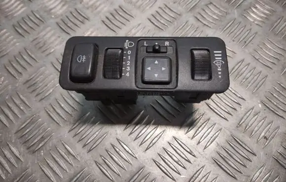 Mitsubishi Carisma Other switches/knobs/shifts 10480478410 MR740608