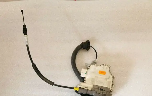 Audi A5 8T 8F Rear door lock 8K0839015C
