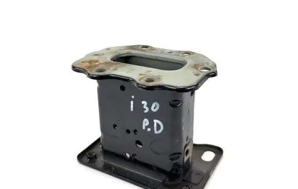 Hyundai i30 Front bumper shock/impact absorber 647201H010