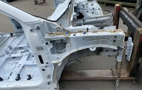 Renault Megane E-Tech Front quarter panel 