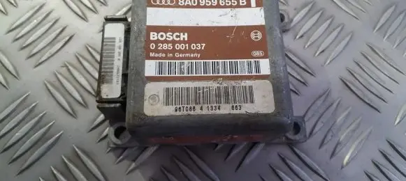 Audi A4 S4 B5 8D Airbag control unit/module 8a0959655b 0285001037