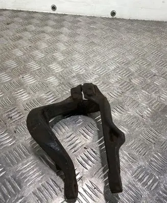 Honda Accord Lower shock absorber bracket 