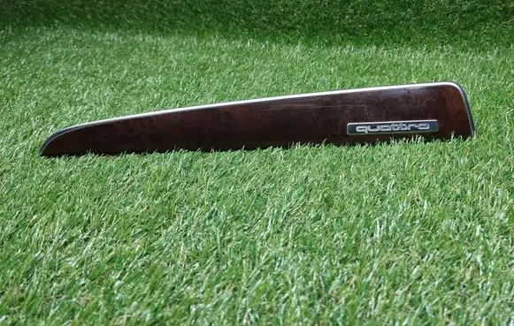Dashboard glove box trim