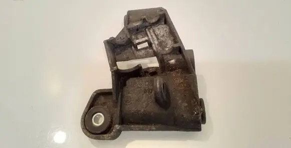 Volkswagen Multivan T5 Gearbox mounting bracket 7H0711781D