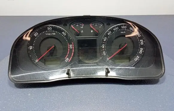 Skoda Superb B5 (3U) Speedometer (instrument cluster) 88311322