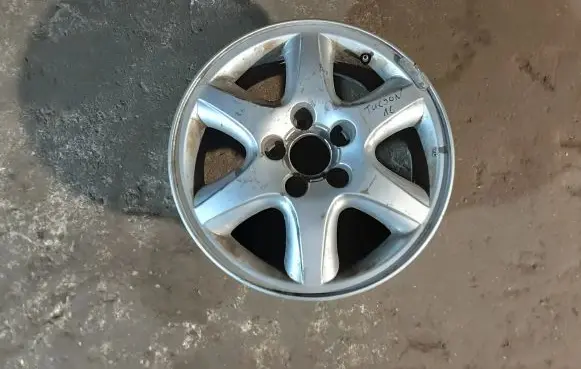 R16 alloy rim