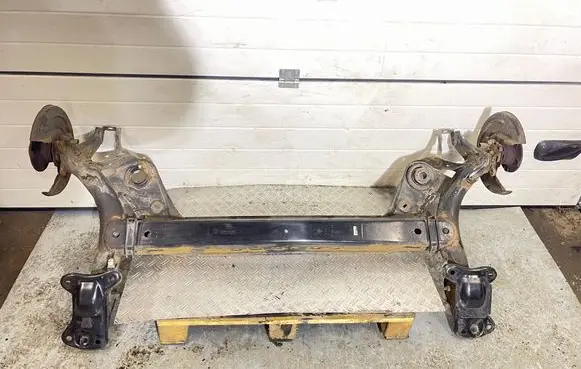 Seat Leon (5F) Rear axle beam 5Q0501049AN