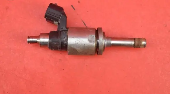 Mazda 3 II Fuel injector P50113250