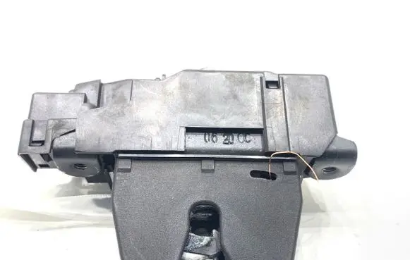 Peugeot 308 Tailgate exterior lock 9816195380
