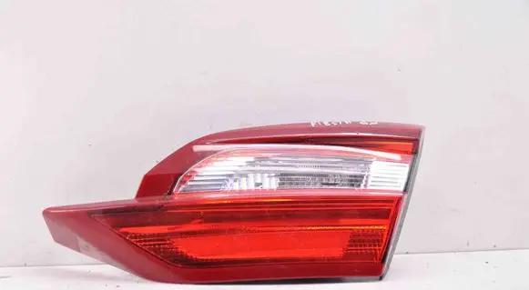Tailgate rear/tail lights