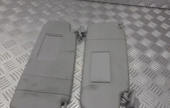 Skoda Octavia Mk2 (1Z) Sun visor