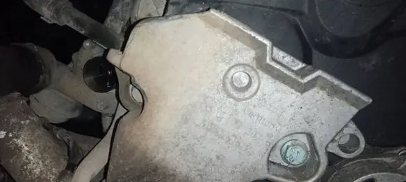 Volkswagen Touran I Engine mounting bracket 03G199207B