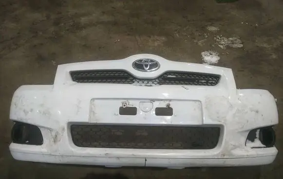 Toyota Corolla Verso AR10 Front bumper BALTAS