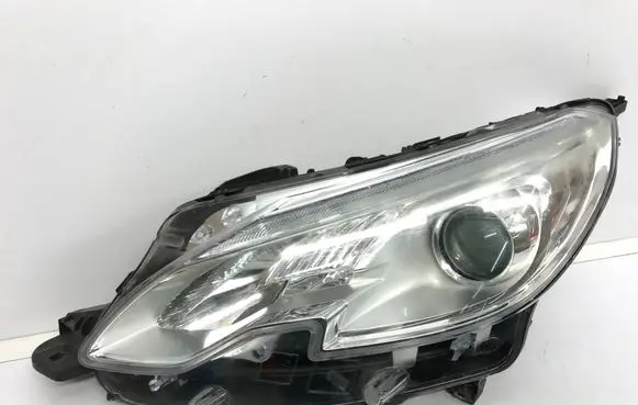 Peugeot 2008 I Headlight/headlamp 9815405780 17502A011A 90106472