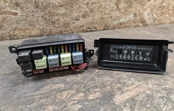 Mini One - Cooper R50 - 53 Fuse module 6906614