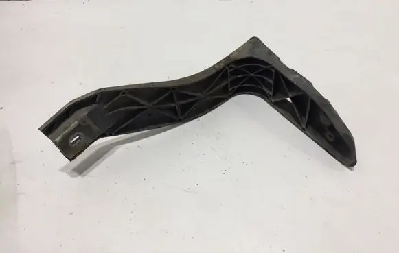 Audi A4 S4 B6 8E 8H Fender mounting bracket 8E0821137B