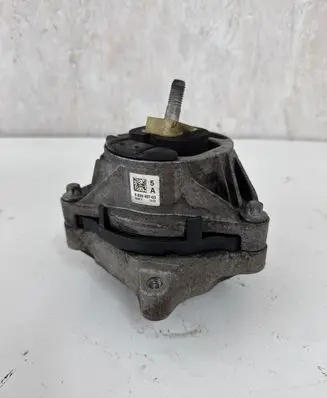 BMW 1 F20 F21 Engine mount bracket 6859407 020817