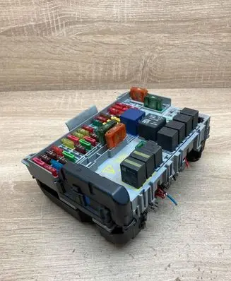 Opel Astra G Fuse module 90589965 90191753