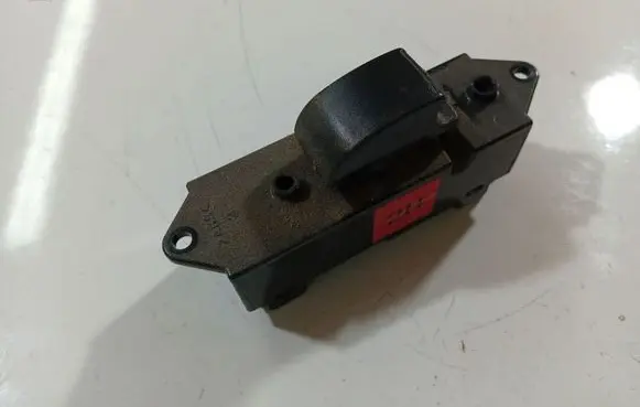 Mitsubishi Outlander Electric window control switch 8608A182