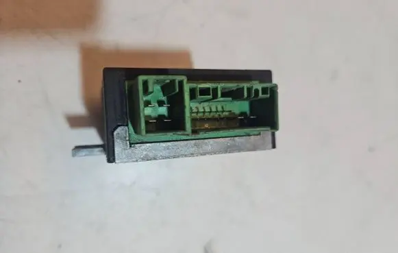 BMW 3 E90 E91 Fuel level meter relay 7841370 00005548 11419110