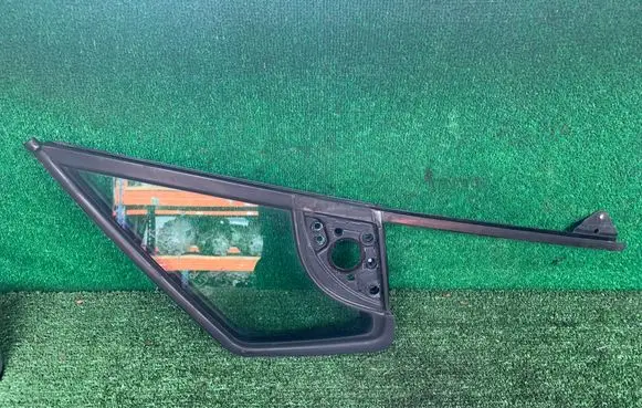 Citroen Berlingo Front door vent window glass four-door