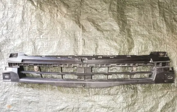 Front bumper upper radiator grill