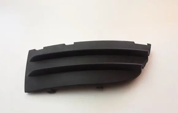 Volvo C30 Front bumper lower grill 30657197