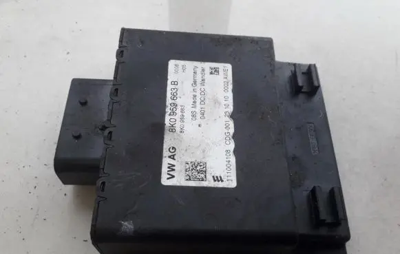 Audi A4 S4 B8 8K Voltage converter/converter module 8K0959663B 111004108