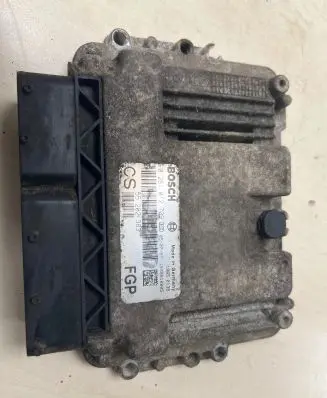 Opel Zafira B Engine control unit/module 028101270 18650135