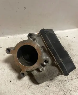Volkswagen Polo Throttle valve 03D133062E A2C53060088