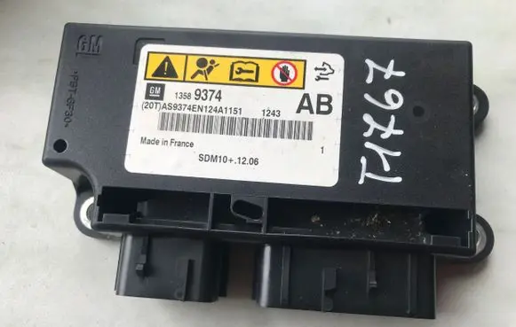 Opel Astra J Airbag control unit/module 13589374