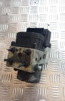 Volkswagen PASSAT B5 ABS Pump 8e0614111ad
