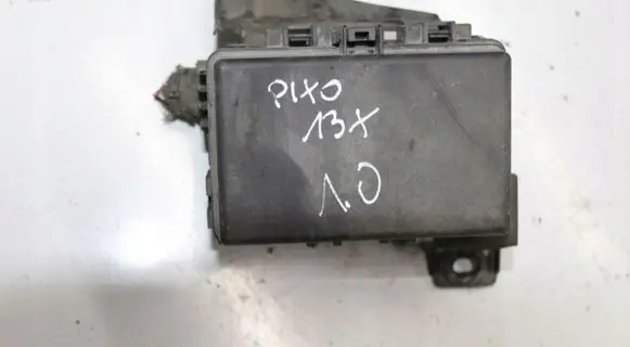 Nissan Note (E11) Relay mounting block 284B9BC40A