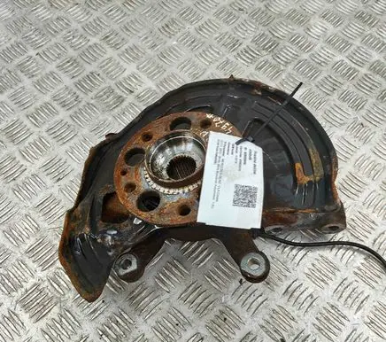 Mercedes-Benz CLA C117 X117 W117 Front wheel hub A2463320200 A2464210820