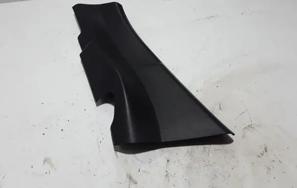 (D)pillar trim (top)