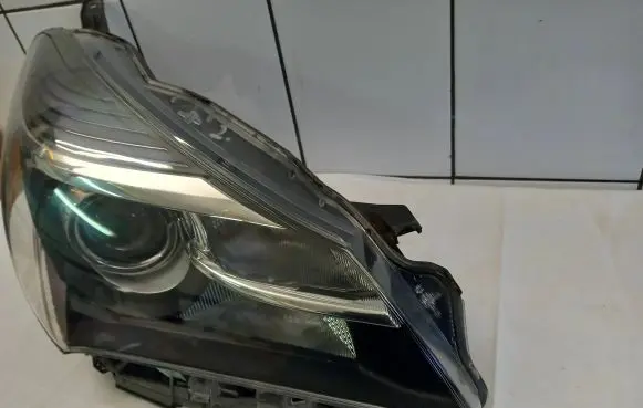 Toyota Yaris Headlight/headlamp
