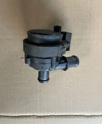Volkswagen PASSAT B8 Electric auxiliary coolant/water pump 2Q0965567A