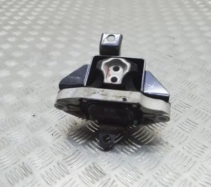 Hyundai Tucson TL Engine mount bracket 21830D7000