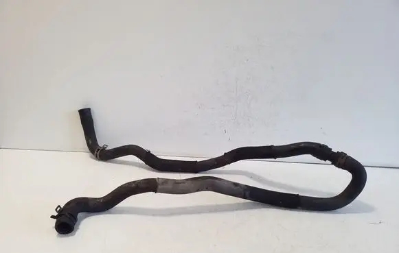 Engine coolant pipe/hose