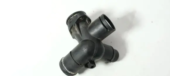 Audi A4 S4 B7 8E 8H Engine coolant pipe/hose 06D121133C
